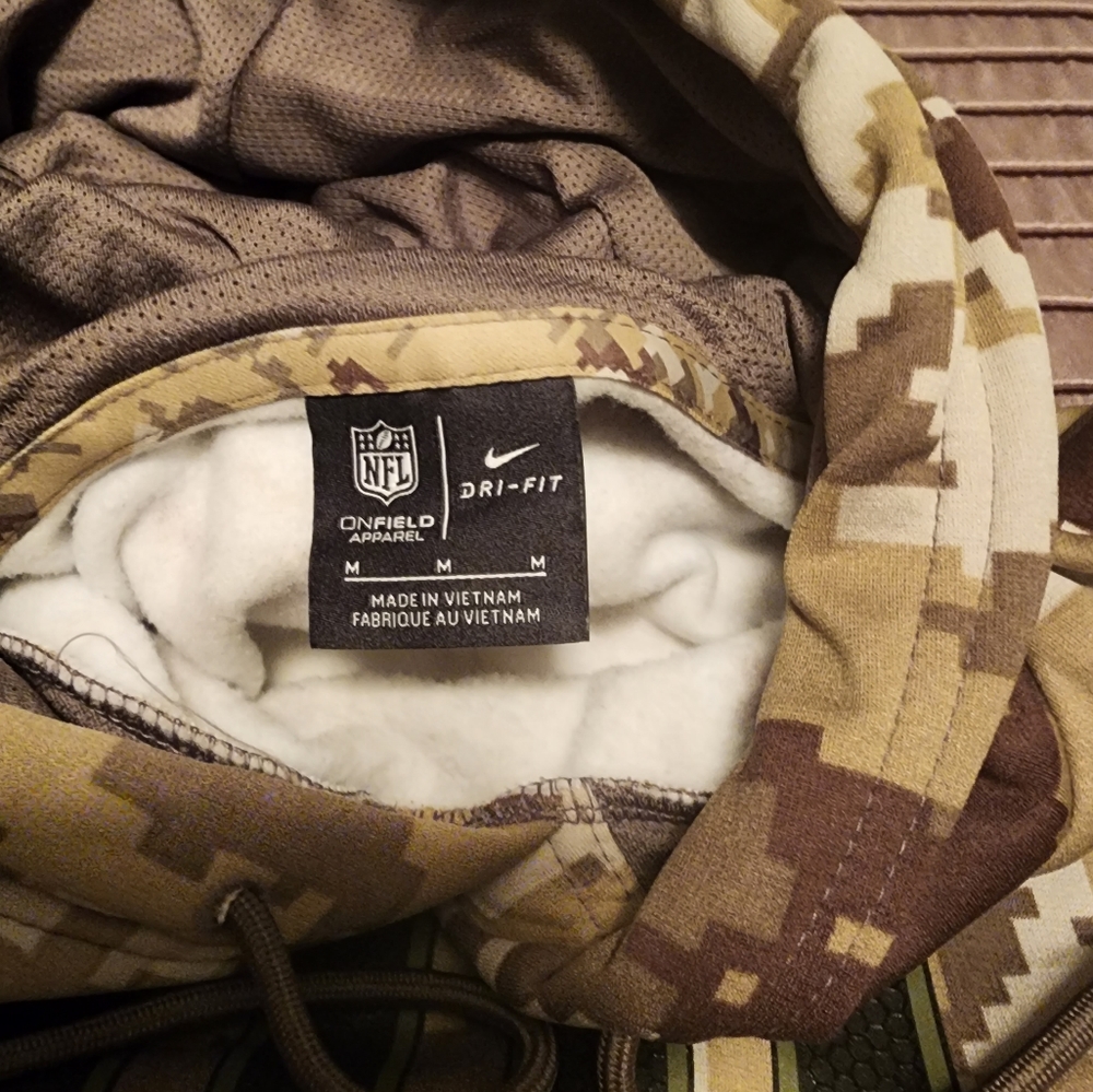 Limited edition Giants Camo hood. - Picture 6 of 7